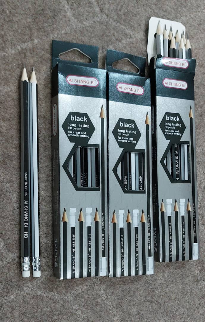 مداد مشکی پاکن دار چوب خالص